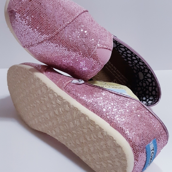 🆕 TOMS ***FINAL PRICE*** - Picture 2 of 4